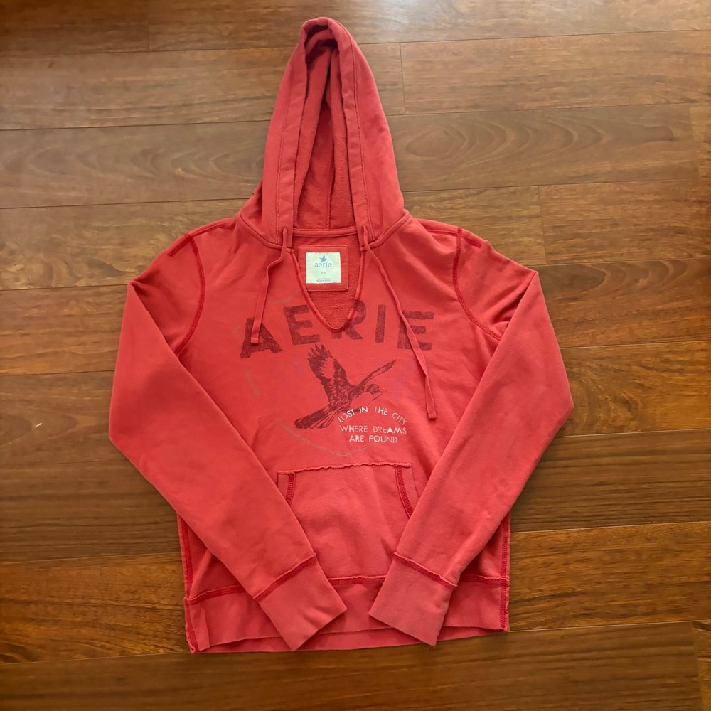 Aerie Womens Hoodie Size Medium Red Graphic Bird Print V-Neck Sweatshirt Indie